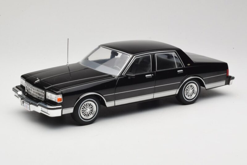 Chevrolet Caprice Svart MCG 1:18 MCG18113 Metall