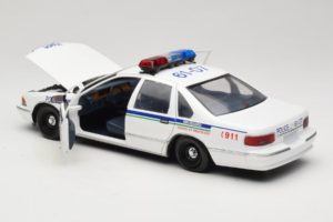 Chevrolet Caprice Kanada Polis UT Models 1:18 21023 Metall — bild 5 av 8