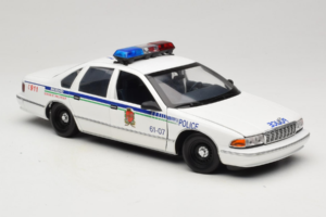 Chevrolet Caprice Kanada Polis UT Models 1:18 21023 Metall — bild 6 av 8