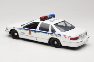 Chevrolet Caprice Kanada Polis UT Models 1:18 21023 Metall — bild 7 av 8