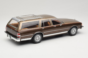 Chevrolet Caprice Estate Wagon Beige MCG 1:18 MCG18476 Metall — bild 2 av 6