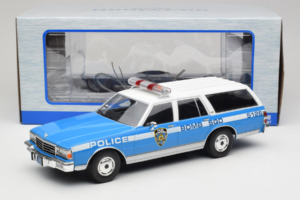 Chevrolet Caprice Estate Wagon NYPD MCG 1:18 MCG18477 Metall — bild 6 av 6