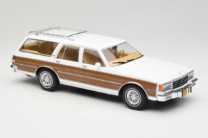 Chevrolet Caprice Estate Wagon Vit MCG 1:18 MCG18475 Metall — bild 4 av 6
