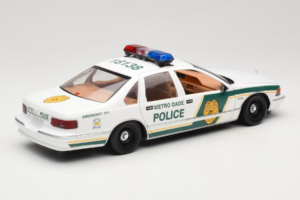 Chevrolet Caprice Metro Dade Polis UT Models 1:18 21024 Metall — bild 3 av 8