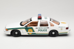 Chevrolet Caprice Metro Dade Polis UT Models 1:18 21024 Metall — bild 4 av 8