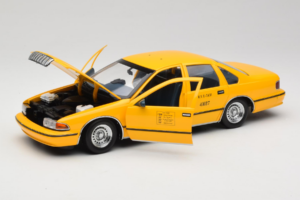 Chevrolet Caprice NYC Taxi UT Models 1:18 180142095-O1 Metall — bild 2 av 8
