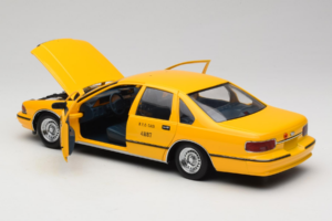 Chevrolet Caprice NYC Taxi UT Models 1:18 180142095-O1 Metall — bild 5 av 8