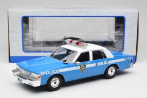 Chevrolet Caprice NYPD Polisbil MCG 1:18 MCG18360 Metall — bild 6 av 6