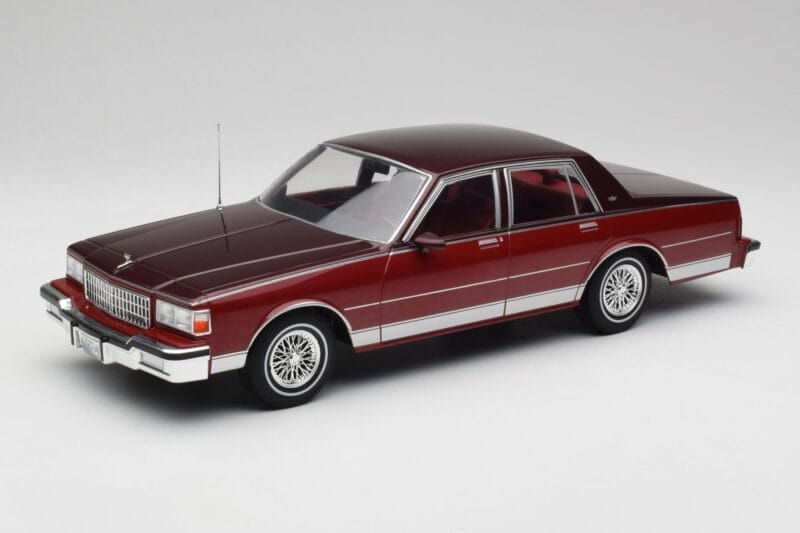 Chevrolet Caprice Röd Metallic MCG 1:18 MCG18361 Metall