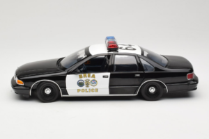 Chevrolet Caprice Kalifornien Polis UT Models 1:18 180142098 Metall — bild 4 av 8