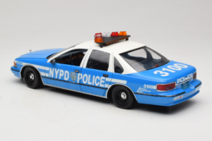 Chevrolet Caprice New York Polis UT Models 1:18 180142097 Metall — bild 5 av 8