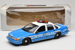 Chevrolet Caprice New York Polis UT Models 1:18 180142097 Metall — bild 8 av 8