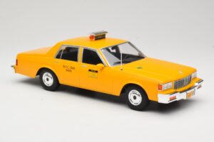 Chevrolet Caprice Gul Taxi MCG 1:18 MCG18038 Metall — bild 4 av 6