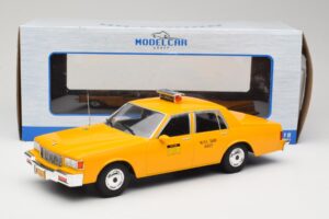 Chevrolet Caprice Gul Taxi MCG 1:18 MCG18038 Metall — bild 6 av 6