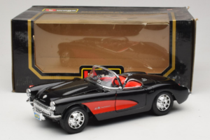 Chevrolet Corvette C1 Svart & Röd Bburago 1:18 3034-M1 Metall — bild 8 av 8