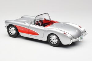 Chevrolet Corvette C1 Silver & Röd Bburago 1:18 3024-M1 Metall — bild 7 av 8