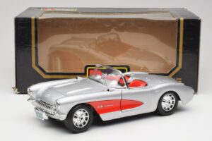Chevrolet Corvette C1 Silver & Röd Bburago 1:18 3024-M1 Metall — bild 8 av 8