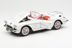 Chevrolet Corvette C1 Spider Hard Top Snowcrest Vit AUTOart 1:18 71147 Metall — bild 2 av 8
