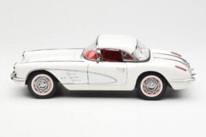 Chevrolet Corvette C1 Spider Hard Top Snowcrest Vit AUTOart 1:18 71147 Metall — bild 4 av 8
