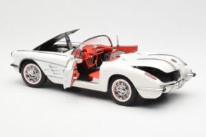 Chevrolet Corvette C1 Spider Hard Top Snowcrest Vit AUTOart 1:18 71147 Metall — bild 5 av 8
