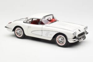 Chevrolet Corvette C1 Spider Hard Top Snowcrest Vit AUTOart 1:18 71147 Metall — bild 6 av 8