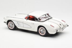 Chevrolet Corvette C1 Spider Hard Top Snowcrest Vit AUTOart 1:18 71147 Metall — bild 7 av 8
