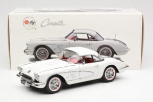 Chevrolet Corvette C1 Spider Hard Top Snowcrest Vit AUTOart 1:18 71147 Metall — bild 8 av 8