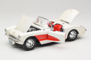 Chevrolet Corvette C1 Vit & Röd Bburago 1:18 3024-M3 Metall — bild 2 av 8