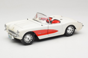 Chevrolet Corvette C1 Vit & Röd Bburago 1:18 3024-M3 Metall