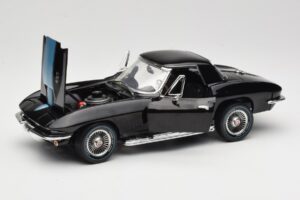 Chevrolet Corvette C2 Svart American Muscle 1:18 AMM1099/06 Metall — bild 2 av 8