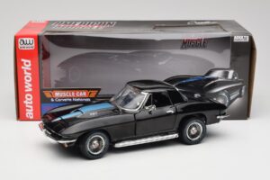 Chevrolet Corvette C2 Svart American Muscle 1:18 AMM1099/06 Metall — bild 8 av 8