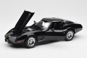Chevrolet Corvette C3 Svart UT Models 1:18 21071 Metall — bild 2 av 8