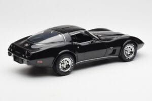 Chevrolet Corvette C3 Svart UT Models 1:18 21071 Metall — bild 3 av 8