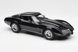 Chevrolet Corvette C3 Svart UT Models 1:18 21071 Metall — bild 6 av 8