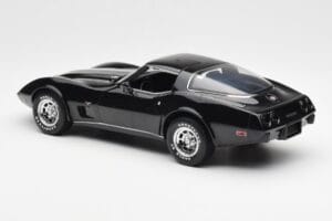 Chevrolet Corvette C3 Svart UT Models 1:18 21071 Metall — bild 7 av 8