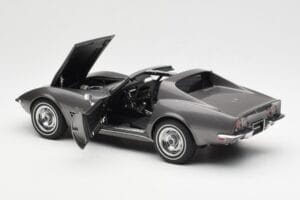 Chevrolet Corvette C3 Spider Laguna Grå Metallic AUTOart 1:18 71173 Metall — bild 5 av 8
