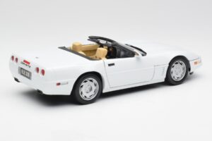 Chevrolet Corvette C4 Cabriolet Vit Maisto 1:18 32830 Metall — bild 3 av 8
