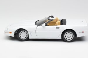 Chevrolet Corvette C4 Cabriolet Vit Maisto 1:18 32830 Metall — bild 4 av 8