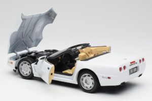 Chevrolet Corvette C4 Cabriolet Vit Maisto 1:18 32830 Metall — bild 5 av 8