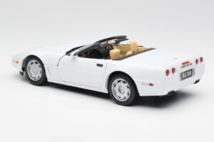 Chevrolet Corvette C4 Cabriolet Vit Maisto 1:18 32830 Metall — bild 7 av 8