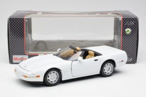 Chevrolet Corvette C4 Cabriolet Vit Maisto 1:18 32830 Metall — bild 8 av 8