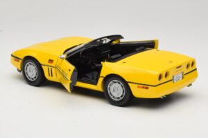Chevrolet Corvette C4 Indianapolis 500 Pace Car Gul Greenlight 1:18 11801-06 Metall — bild 5 av 8