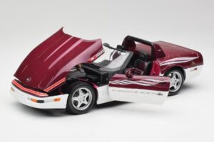 Chevrolet Corvette C4 Indy 500 Pace Car Maisto 1:18 56011 Metall — bild 2 av 8