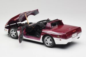 Chevrolet Corvette C4 Indy 500 Pace Car Maisto 1:18 56011 Metall — bild 5 av 8