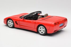 Chevrolet Corvette C5 Cabriolet Röd Bburago 1:18 3076 Metall — bild 7 av 8