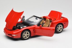Chevrolet Corvette C5 Cabriolet Röd UT Models 1:18 21006 Metall — bild 2 av 8