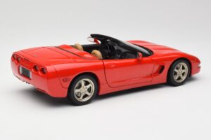 Chevrolet Corvette C5 Cabriolet Röd UT Models 1:18 21006 Metall — bild 3 av 8