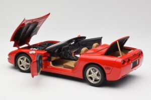 Chevrolet Corvette C5 Cabriolet Röd UT Models 1:18 21006 Metall — bild 5 av 8
