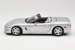 Chevrolet Corvette C5 Cabriolet Silver Maisto 1:18 50317 Metall — bild 4 av 8