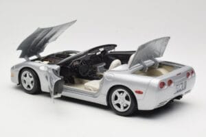 Chevrolet Corvette C5 Cabriolet Silver Maisto 1:18 50317 Metall — bild 5 av 8